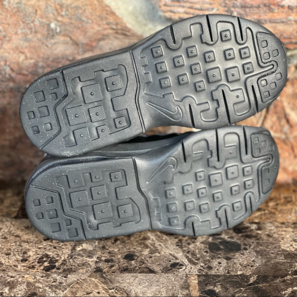 NEW NIKE Air Max Invigor Running Sneakers - Picture 12 of 15